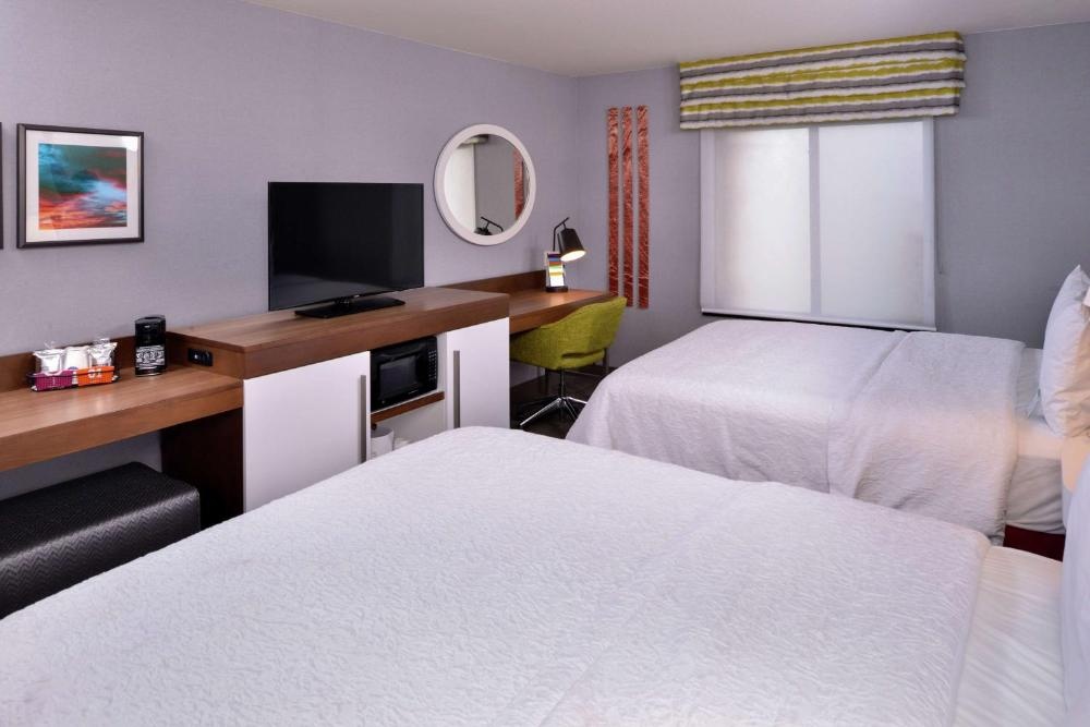 Hampton Inn & Suites Carson City Image 12