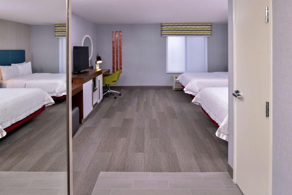 Hampton Inn & Suites Carson City Image 13