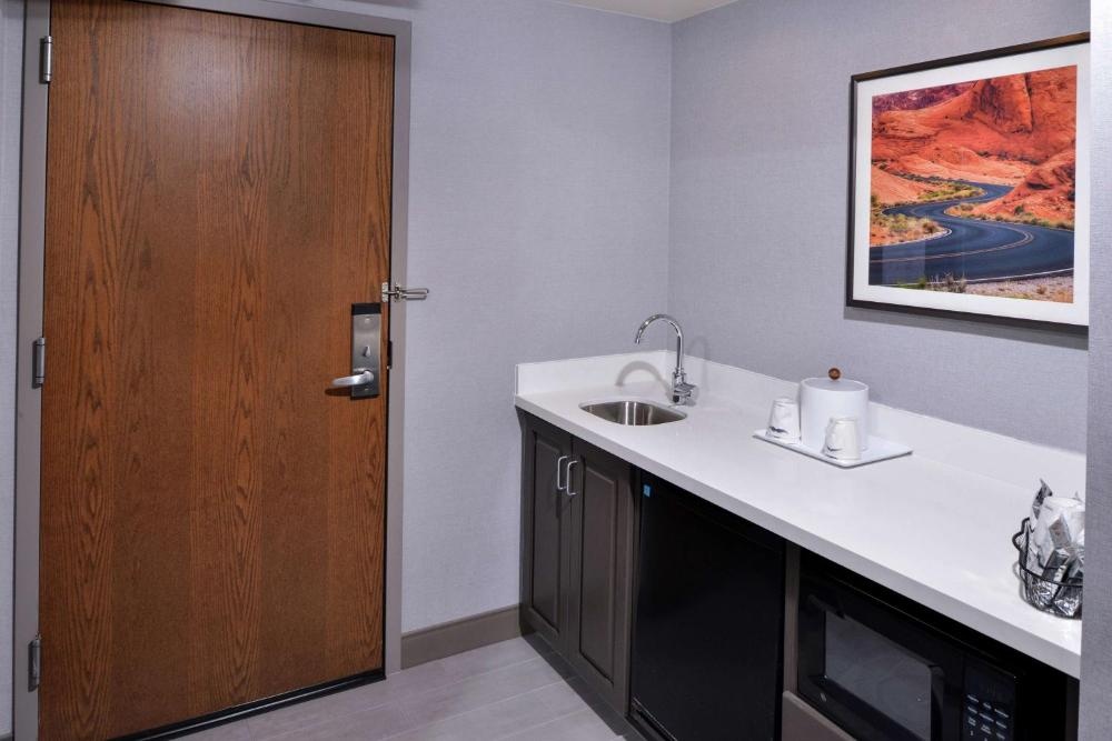 Hampton Inn & Suites Carson City Image 19