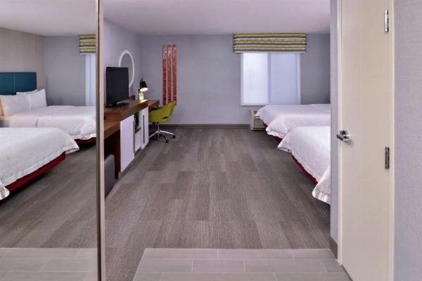 Hampton Inn & Suites Carson City image 13