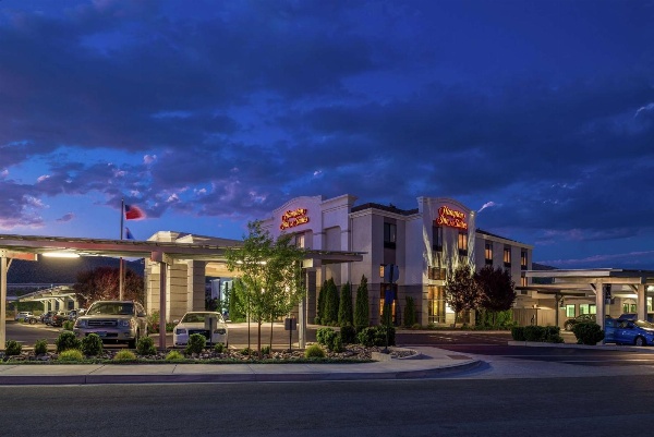 Hampton Inn & Suites Carson City image 3
